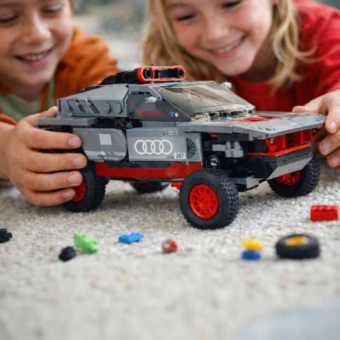 Samochód Rastar 10120 Audi RS Q e-tron 1:30 klocki 376el.